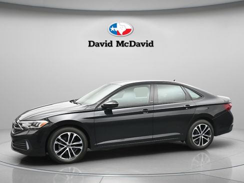 Used 2024 Volkswagen Jetta Sport FWD image 5
