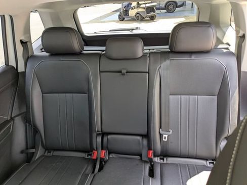 Used 2022 Volkswagen Tiguan SE AWD/4WD image 30