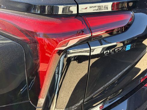 Used 2024 Chevrolet Blazer EV RS RWD image 8