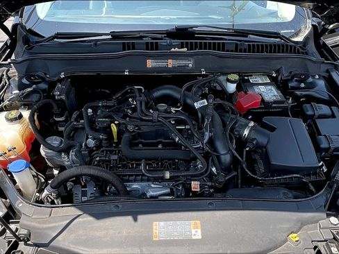 Used 2018 Ford Fusion SE w/ Fusion SE Technology Package FWD image 10