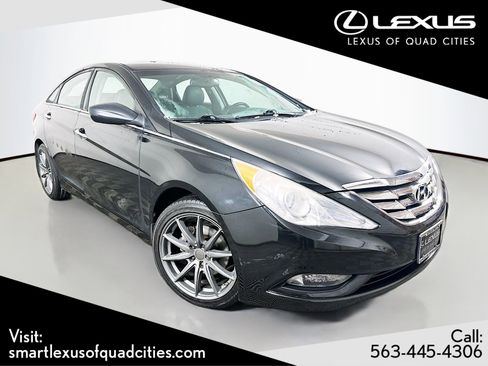 Used 2013 Hyundai Sonata SE FWD image 1