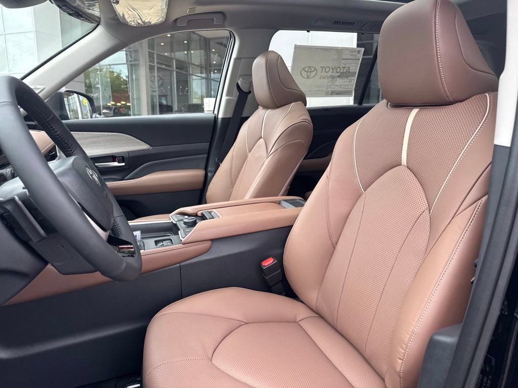 New 2026 Toyota Grand Highlander AWD image 10
