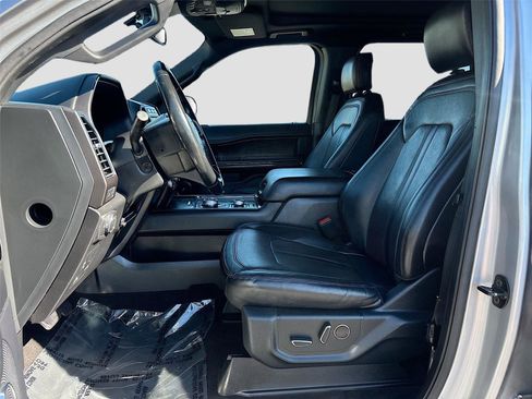 Used 2020 Ford Expedition Limited image 24