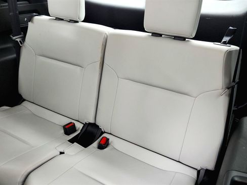 Used 2025 Mitsubishi Outlander SE AWD/4WD image 33