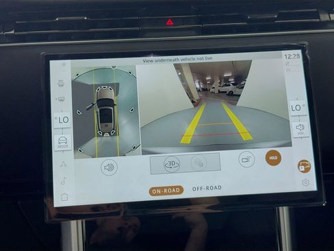 New 2025 Land Rover Range Rover SE image 14