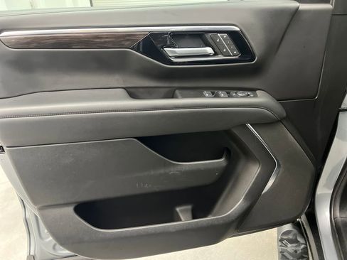 Used 2025 Chevrolet Tahoe Z71 AWD/4WD image 11