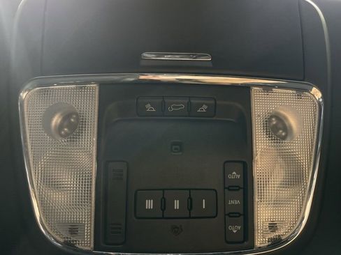 Used 2019 Dodge Durango SRT image 24