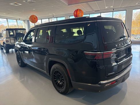 Used 2022 Jeep Wagoneer Series III w/ Premium Group I image 6