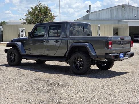 New 2026 Jeep Gladiator Sport AWD/4WD image 4