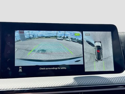 Used 2025 Nissan Kicks SR image 11