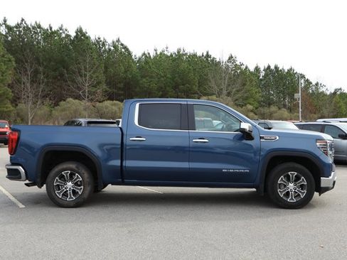 Used 2024 GMC Sierra 1500 SLT image 4