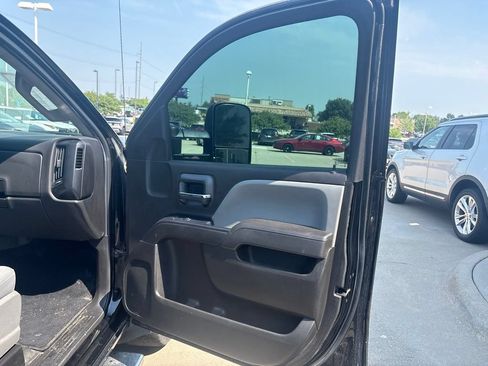 Used 2017 Chevrolet Silverado 1500 W/T w/ Trailering Package AWD/4WD image 20