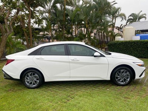 New 2026 Hyundai Elantra Blue image 26