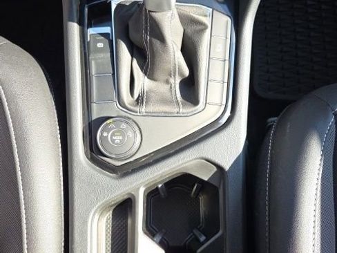 Used 2023 Volkswagen Taos SE AWD/4WD image 19
