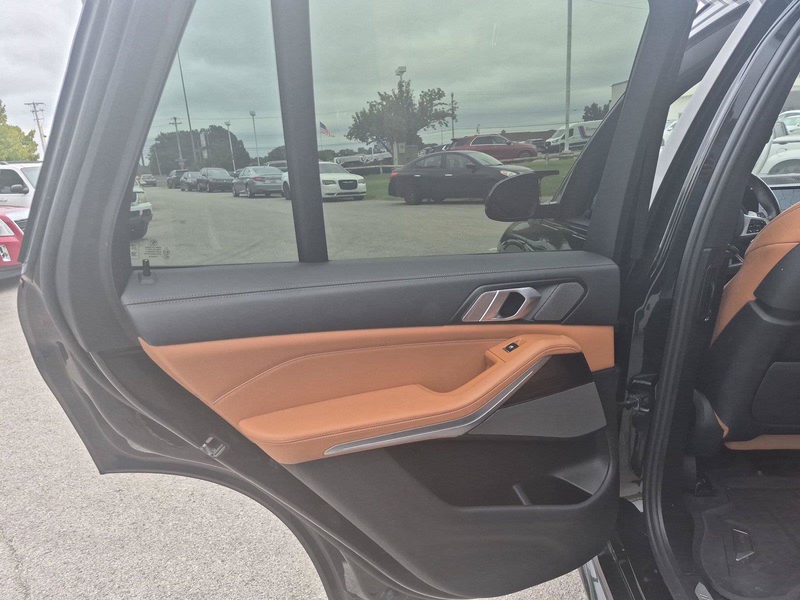 Used 2021 BMW X5 M50i AWD/4WD image 30