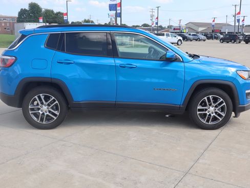Used 2020 Jeep Compass Latitude w/ Popular Equipment Group FWD image 4