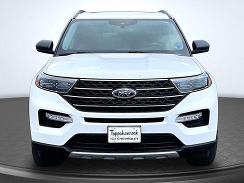 Used 2022 Ford Explorer XLT w/ Equipment Group 202A AWD/4WD image 2