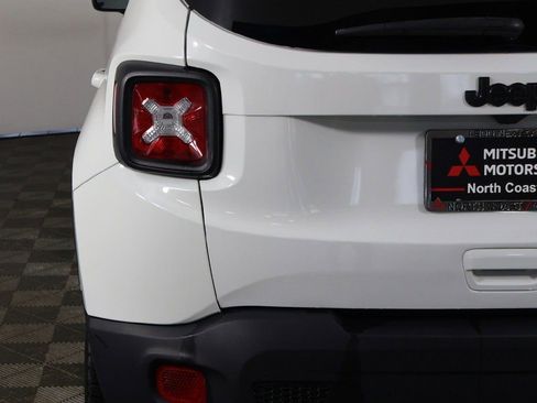 Used 2020 Jeep Renegade Latitude image 12