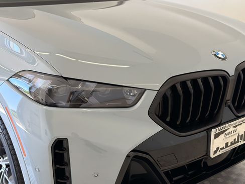 Certified 2025 BMW X6 xDrive40i w/ Premium Package AWD/4WD image 12