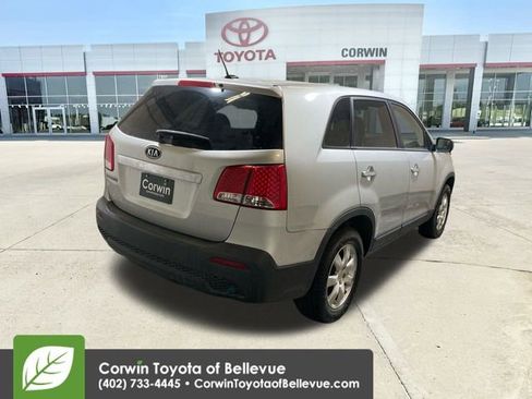 Used 2011 Kia Sorento 2WD image 8