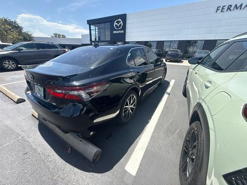 Used 2023 Toyota Camry SE FWD image 12
