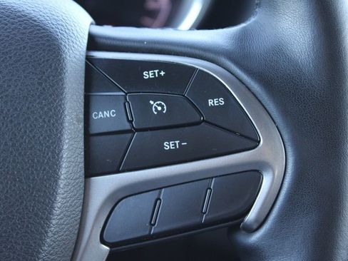 Used 2019 Jeep Grand Cherokee Limited image 32