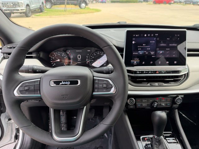 Used 2026 Jeep Compass Limited AWD/4WD image 13