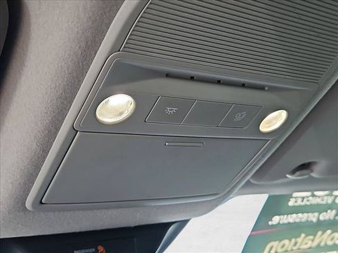 Used 2025 Nissan Kicks SR FWD image 20