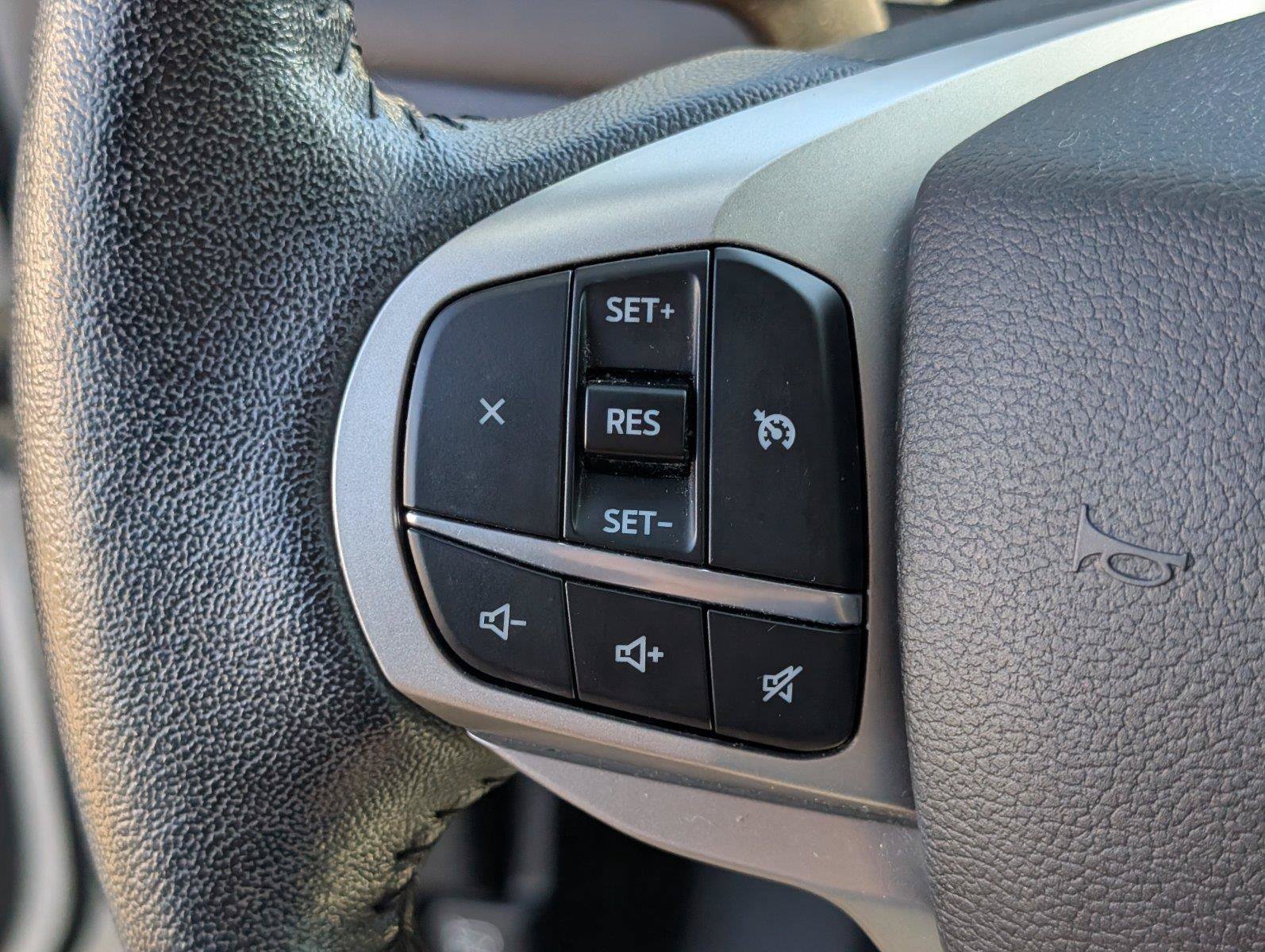 Used 2021 Ford Explorer XLT w/ Equipment Group 202A RWD image 30