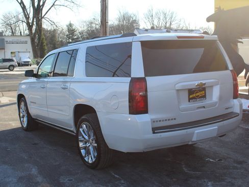 Used 2019 Chevrolet Suburban Premier w/ Premier Plus Edition image 2