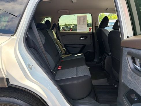 Used 2023 Nissan Rogue SV AWD/4WD image 29