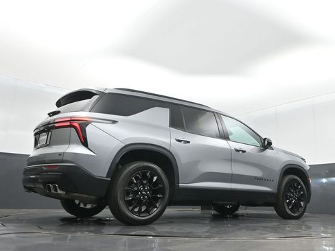 Used 2024 Chevrolet Traverse LT w/ Midnight/Sport Edition FWD image 23