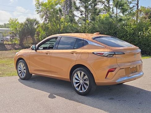 New 2026 Buick Envista Avenir FWD image 3