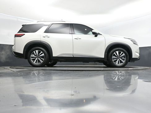 Used 2024 Nissan Pathfinder SL image 44