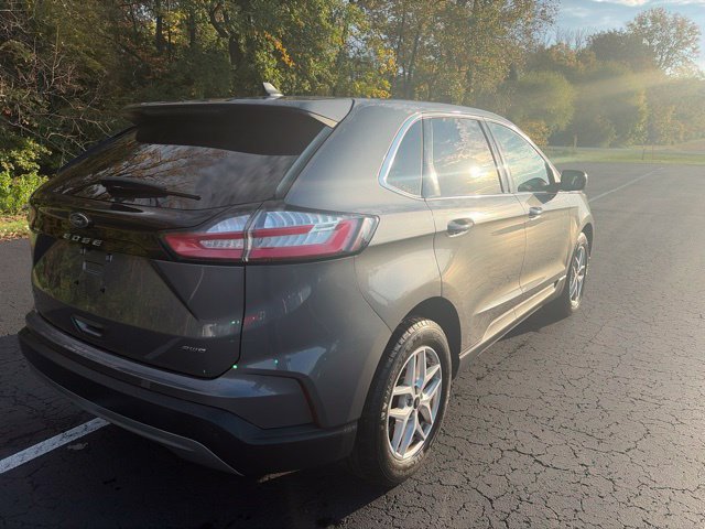 Used 2024 Ford Edge SEL AWD/4WD image 11
