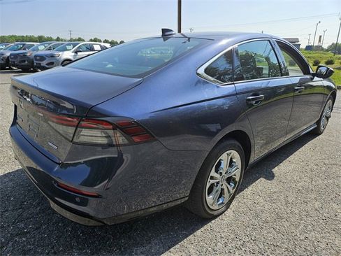 Used 2023 Honda Accord EX-L image 7