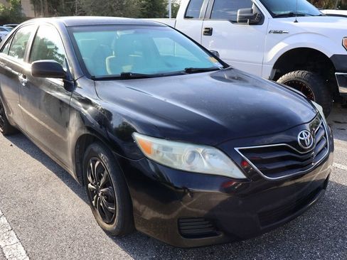 Used 2010 Toyota Camry LE image 5