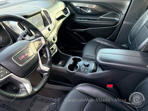 Used 2024 GMC Terrain SLT image 12