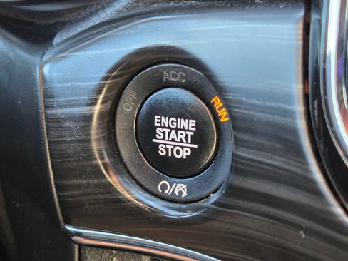 Used 2019 Jeep Grand Cherokee Limited w/ Luxury Group II AWD/4WD image 30