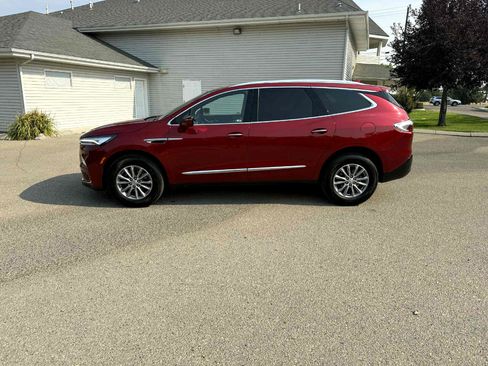 Used 2024 Buick Enclave Premium image 2