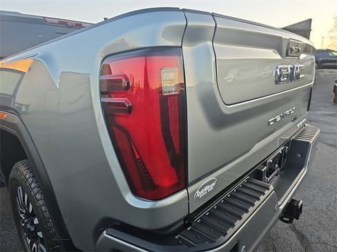 Certified 2024 GMC Sierra 3500 Denali Ultimate image 34