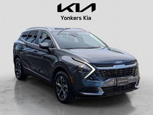 Certified 2025 Kia Sportage EX AWD/4WD image 4