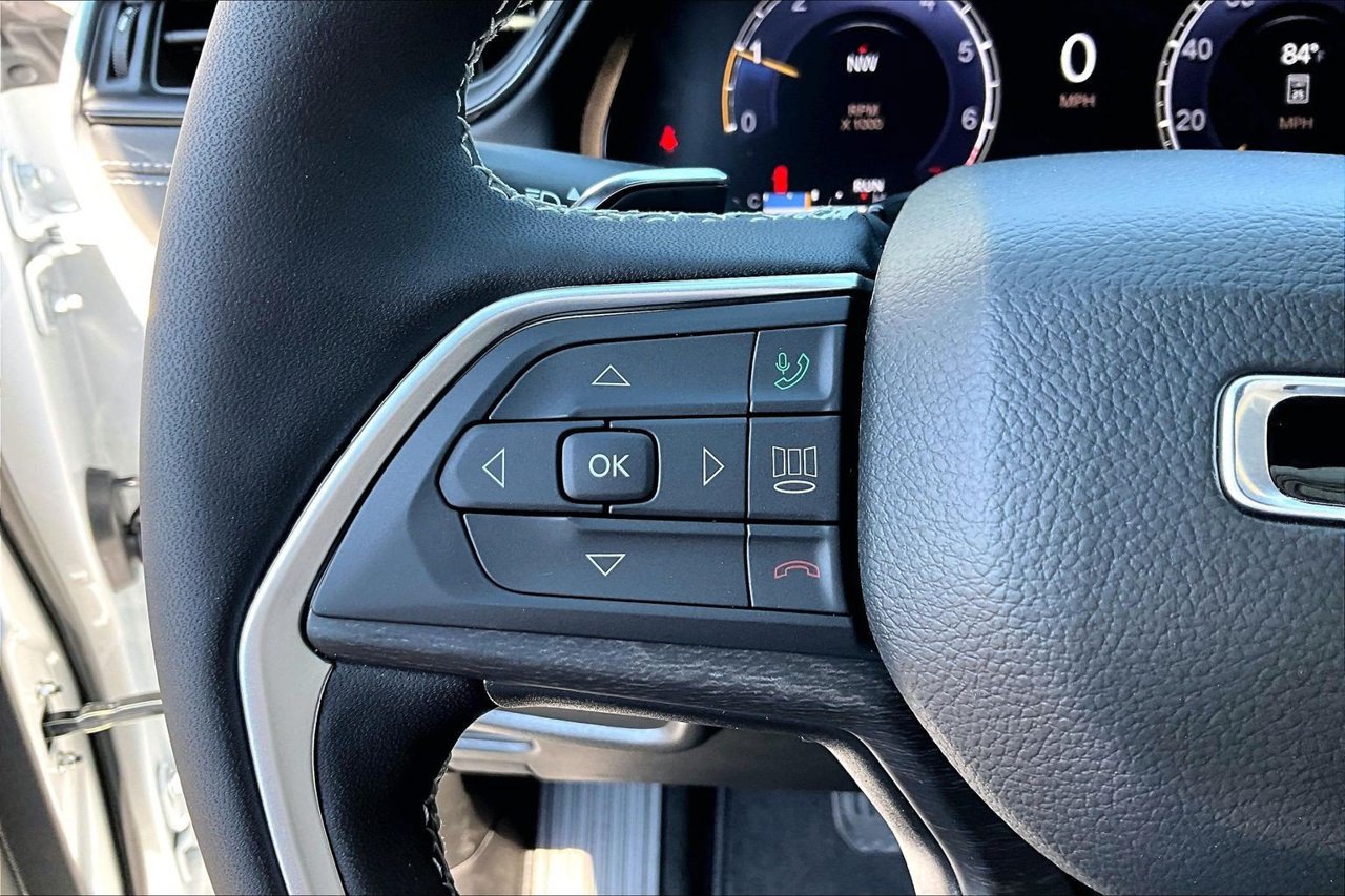 New 2027 Jeep Grand Cherokee Altitude AWD/4WD image 28