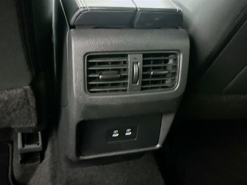 Used 2025 Nissan Rogue SV AWD/4WD image 25