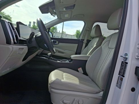 Used 2025 Kia Sorento S AWD/4WD image 13