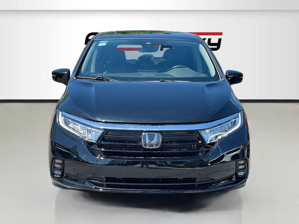 Used 2023 Honda Odyssey Elite image 2