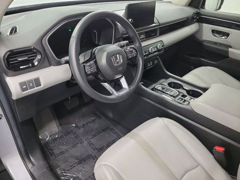 Used 2025 Honda Pilot Touring image 20