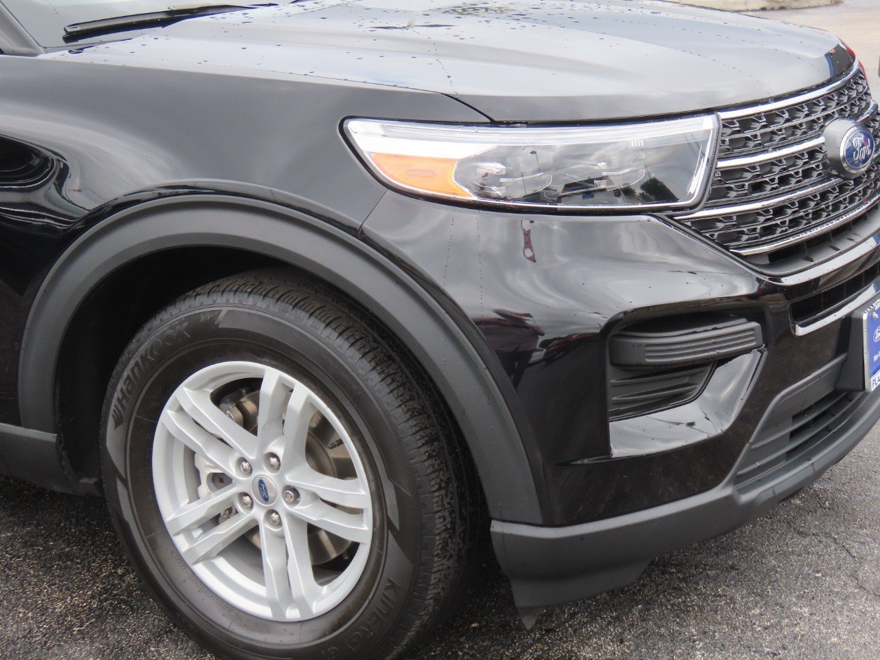 Certified 2024 Ford Explorer XLT RWD image 5