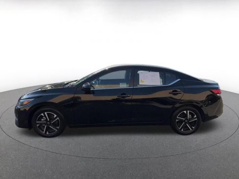 Used 2025 Nissan Sentra SV FWD image 9