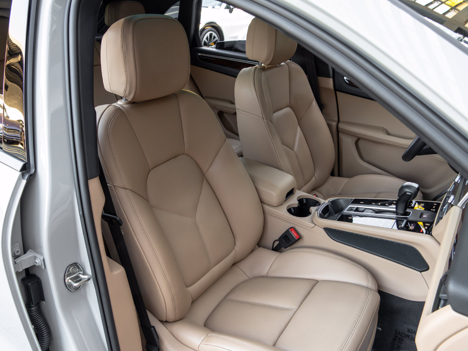Certified 2023 Porsche Macan S AWD/4WD image 58